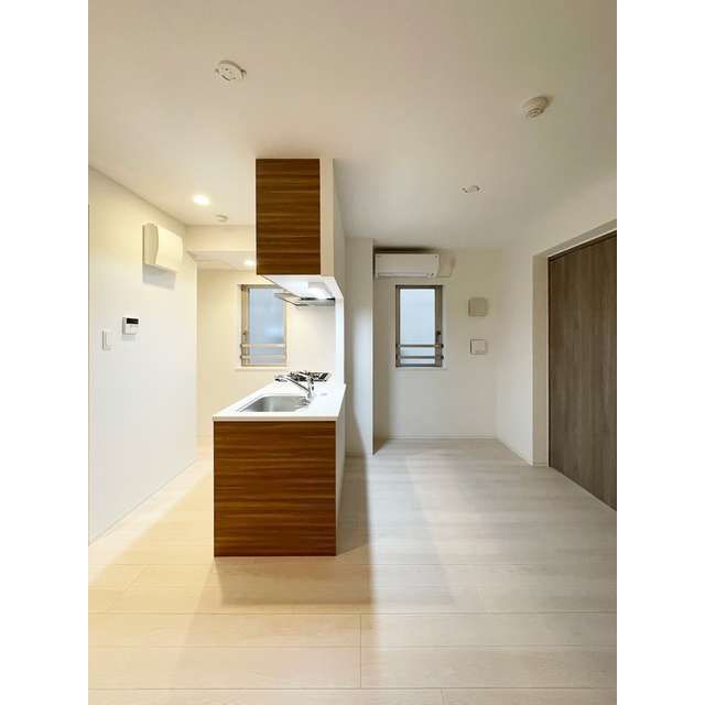 居室・リビング　☆明るい洋室☆