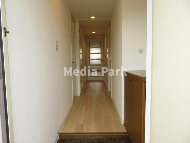 玄関　同物件別のお部屋の参考写真です。