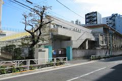 小学校　臨川小学校（小学校）まで670m