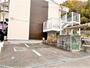 駐車場　駐車場は別料金となります。