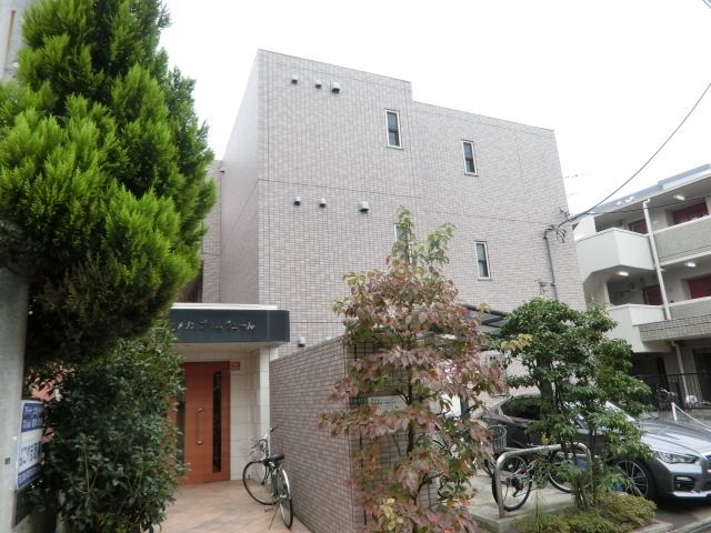 エントランス　★お問い合わせはタウンハウジングまで★