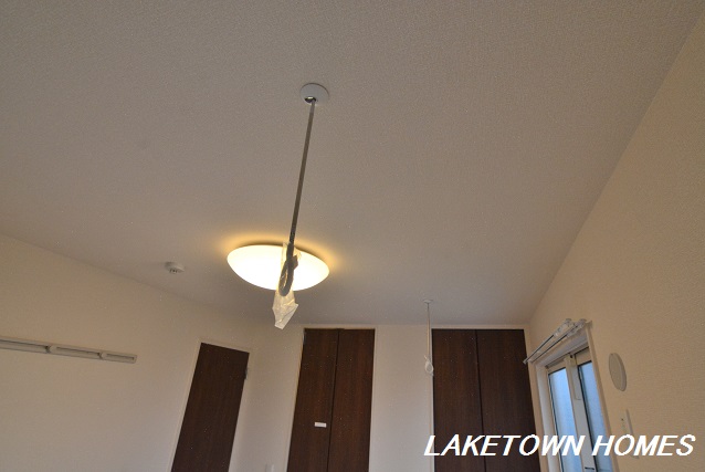 その他設備　洋室に室内物干しがあります。