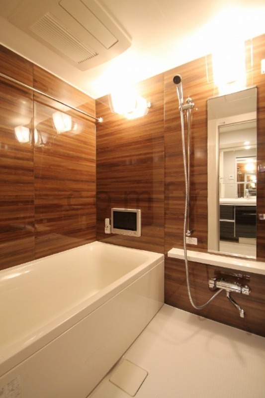 バス・シャワールーム　バスルーム