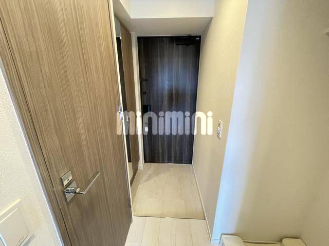 玄関　１０階同一間取り写真