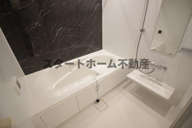 バス・シャワールーム　コンパクトで使いやすいお風呂です