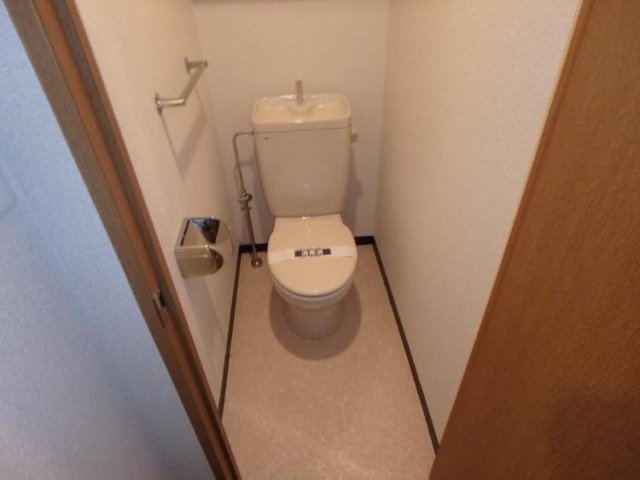 トイレ　清潔感のあるトイレです