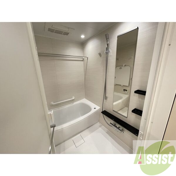 バス・シャワールーム　お風呂になります。一日の疲れを癒してくださいね。