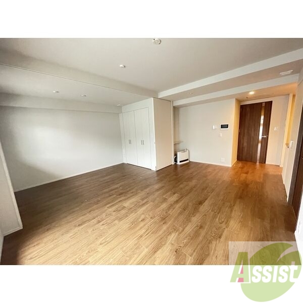 居室・リビング　広くてキレイなお部屋が広がっていて、充実した生活が送れそう。