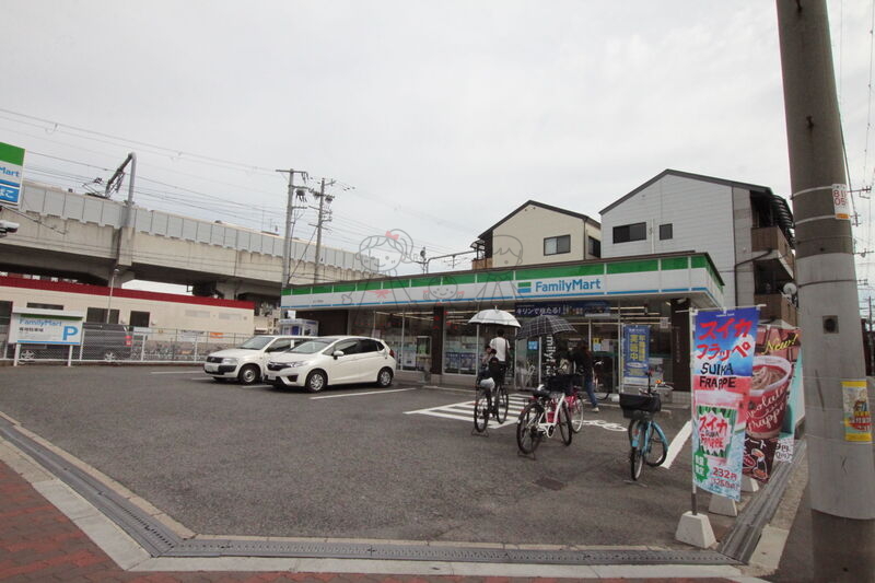 コンビニ　ファミリーマートあびこ駅西店（コンビニ）まで56m