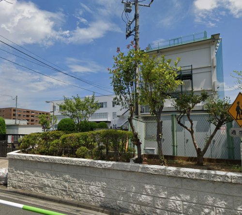 中学校　荒川区立第五中学校（中学校）まで823m