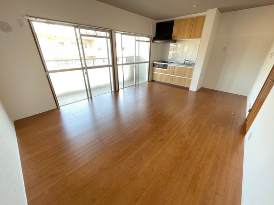 居室・リビング　※別号室の写真です