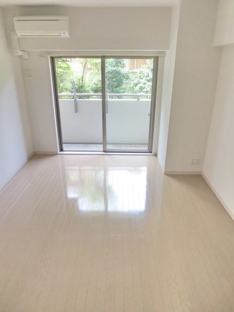 居室・リビング　8帖洋室