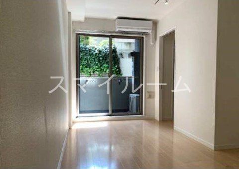 居室・リビング　※別部屋参考写真です。