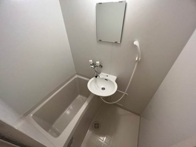 バス・シャワールーム　別号室。写真は現状を優先します。