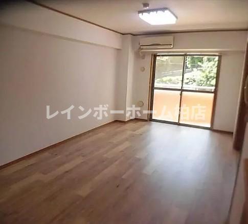 居室・リビング　ゆったり過ごせる居間です