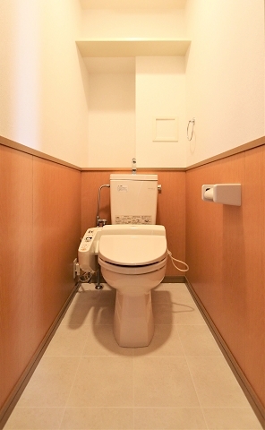 トイレ　ウォシュレット完備です