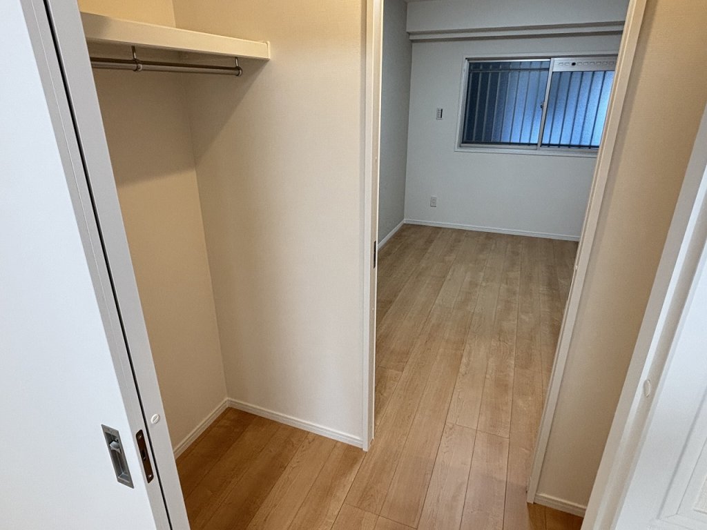 収納　ウォークスルークローゼット