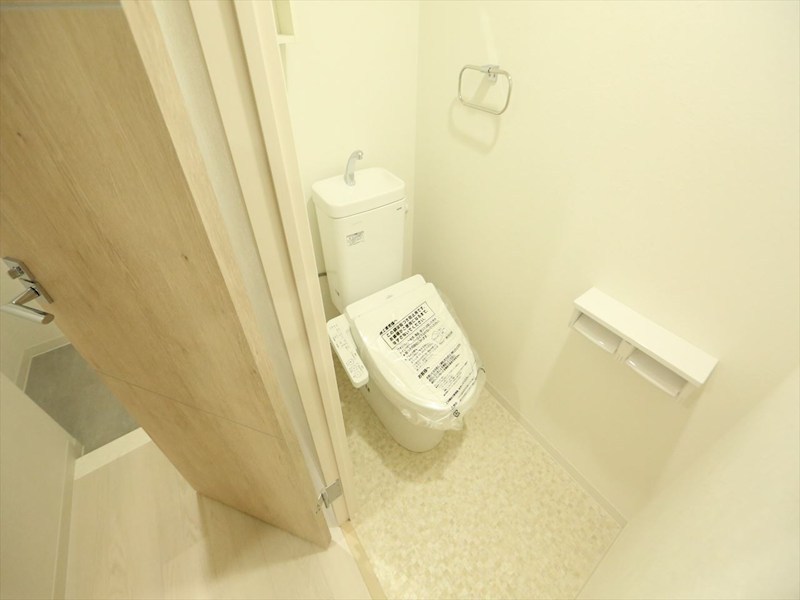 トイレ　温水洗浄暖房便座付トイレ