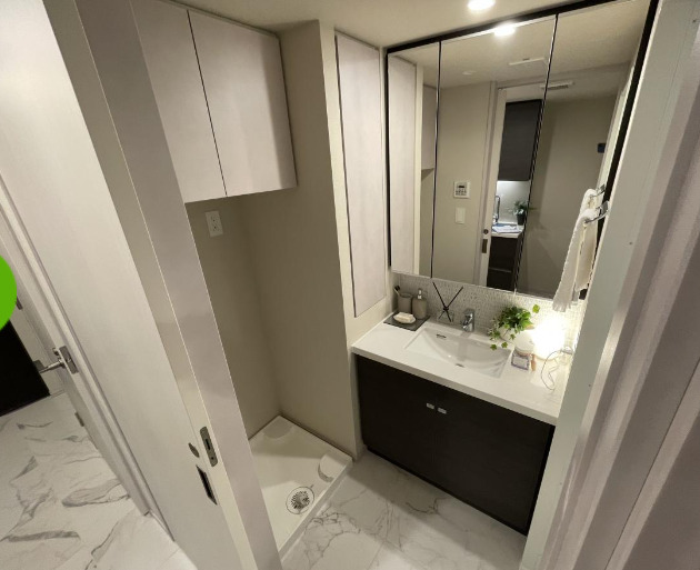 洗面設備　モデルルーム：家具や小物は付いておりません