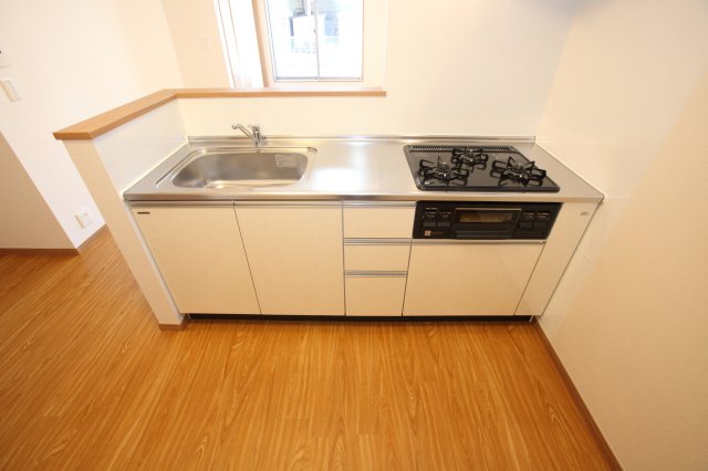 キッチン　写真はイメージです。 色仕様は現状優先となります。