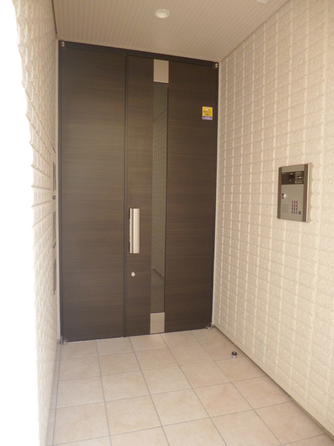 エントランス　★オートロック対応エントランス★