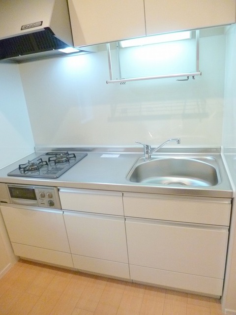 キッチン　グリル付きガス２口システムキッチンです?