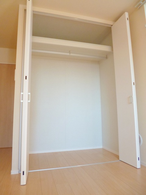 収納　奥行きのある大型クローゼットです?