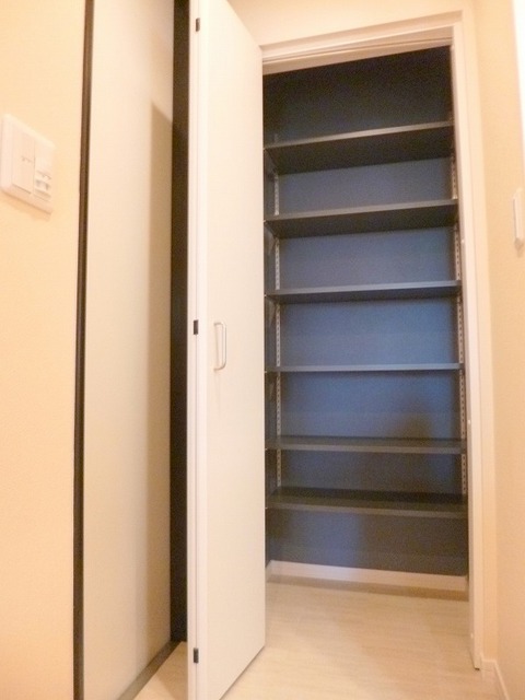 玄関　大容量のシューズボックスです?