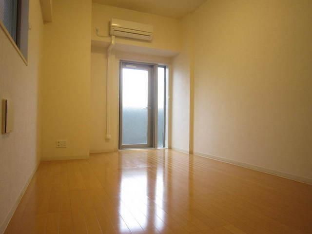 居室・リビング　★フローリング仕上げのゆったりとした居室★