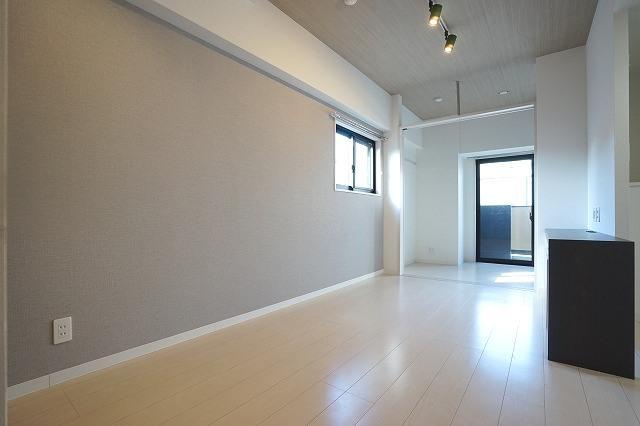 居室・リビング　写真は別号室です