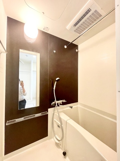 バス・シャワールーム　バスルーム