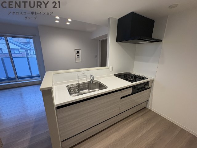 キッチン　3口コンロ付きのカウンターキッチン♪