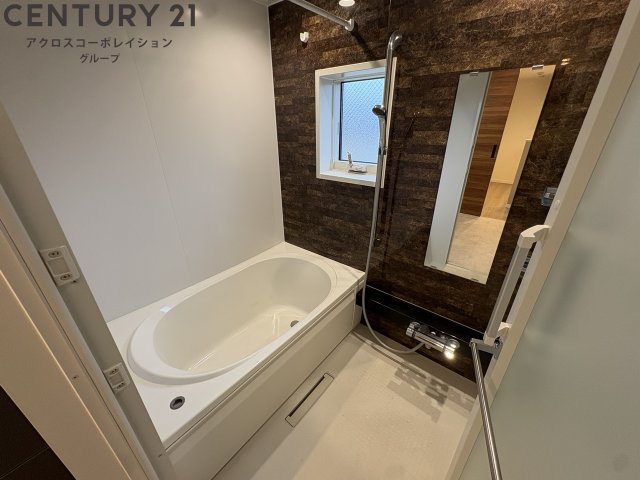 バス・シャワールーム　浴室乾燥・追い炊き機能付きのバスルーム♪