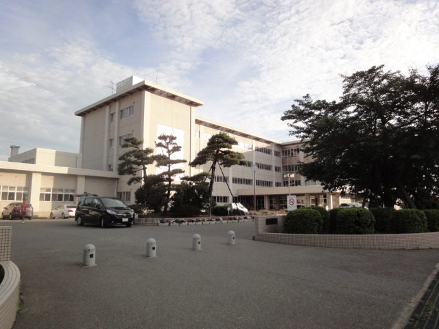 小学校　新潟市立紫竹山小学校（小学校）まで299m