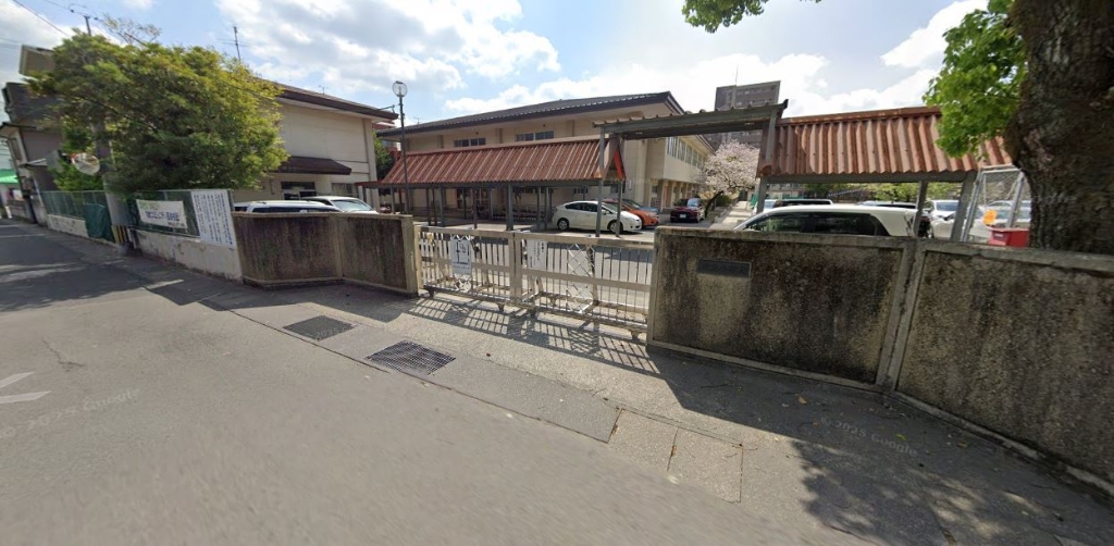 小学校　鹿児島市立原良小学校（小学校）まで524m
