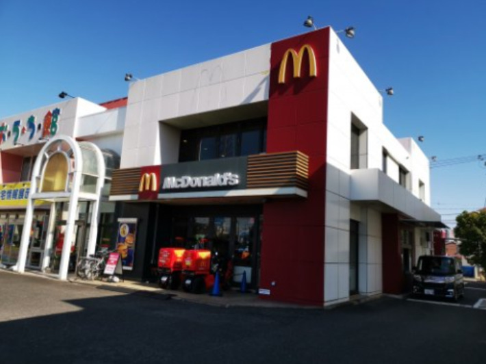 飲食店　マクドナルド 泉大津店（飲食店）まで522m