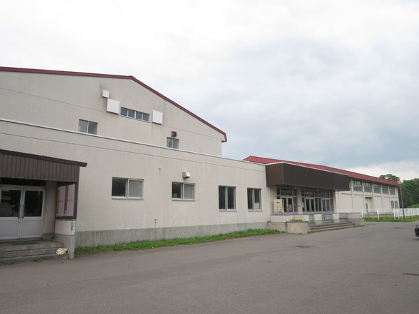 小学校　旭川市立北鎮小学校（小学校）まで759m