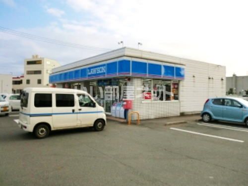 コンビニ　ローソン 三国山王店（コンビニ）まで725m