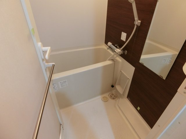 バス・シャワールーム　他のお部屋の参考写真となります。
