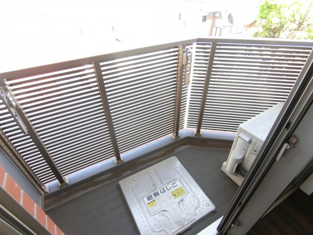 バルコニー　他のお部屋の参考写真となります。