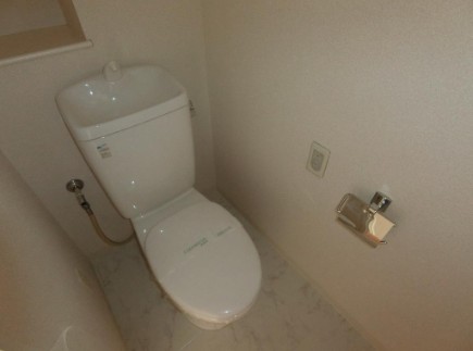 トイレ　落ち着いた色調のトイレです♪