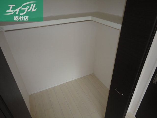収納　ウォークインクローゼット