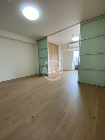 居室・リビング　南堀江アパートメントグランデ　開放的な室内