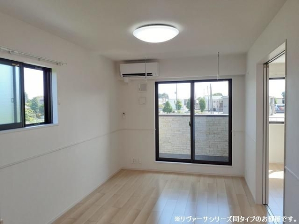 居室・リビング　※参考写真　同建築メーカー施工の同間取完成他物件のものです。