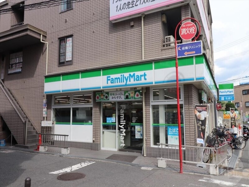 コンビニ　ファミリーマート豊津駅前店（コンビニ）まで208m