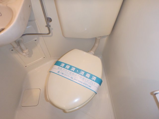 トイレ　他のお部屋の参考写真となります。