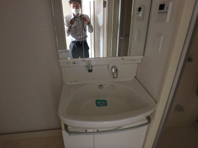 洗面設備　写真は同タイプ住居です。