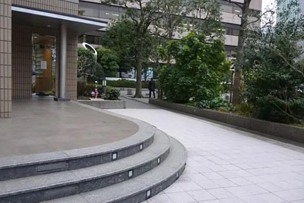 エントランス　清潔なエントランスです