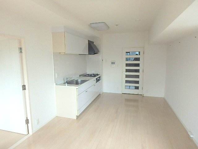 居室・リビング　写真は同タイプ住居です。