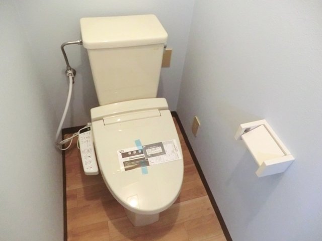 トイレ　★トイレ画像・温水洗浄便座付き★